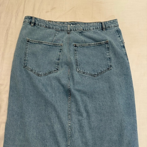 NWOT ASOS Curve Denim Midi Skirt in Mid Blue - Picture 3 of 7